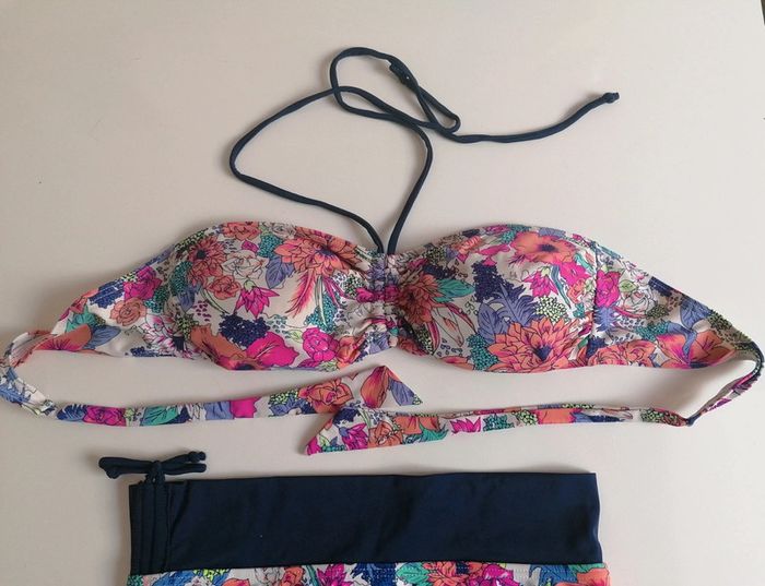 Maillot de bain 2 pièces bas taille haute le Lagon Bleu taille 40 - photo numéro 2