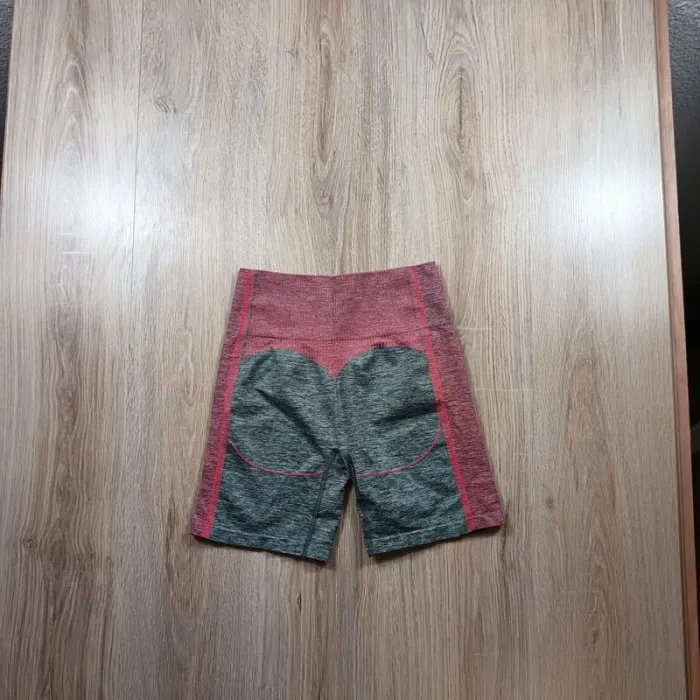 Short gymshark femme gris rose M - photo numéro 3