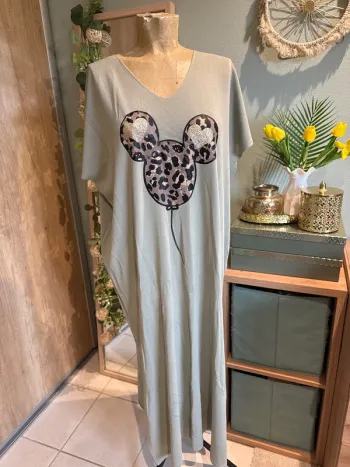 Très jolie robe longue fluide avec motif léopard  femme