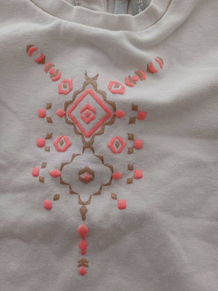 Tee-shirt taille 9 mois - photo numéro 2