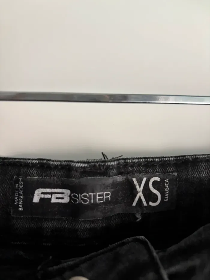 Short noir FB sister - photo numéro 2