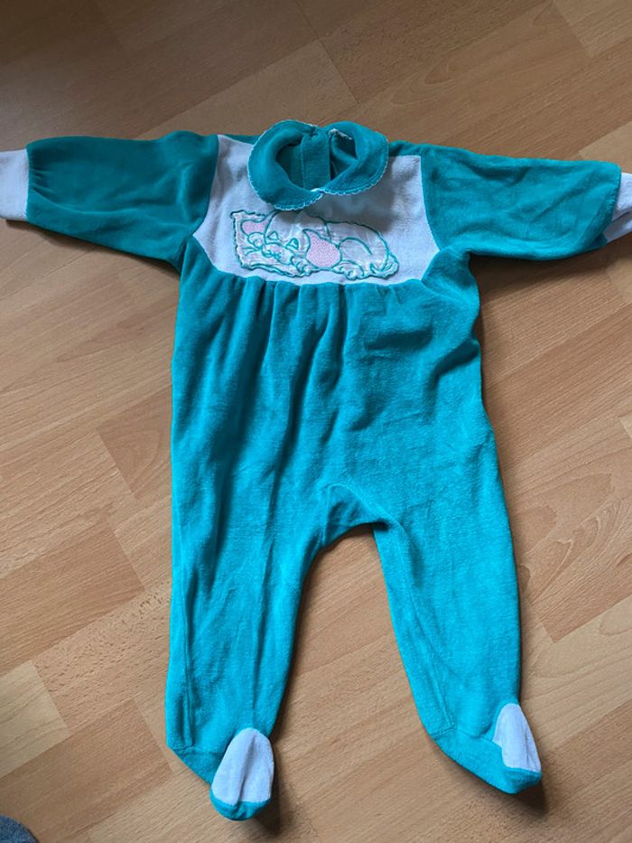 Pyjama vert Taille 6 mois