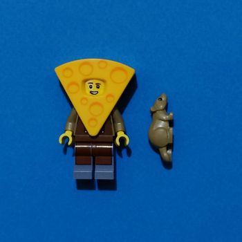 Figurine en costume de gruyère LEGO 🧀 - Excellent état 🌟 - Envoi rapide🚚💨