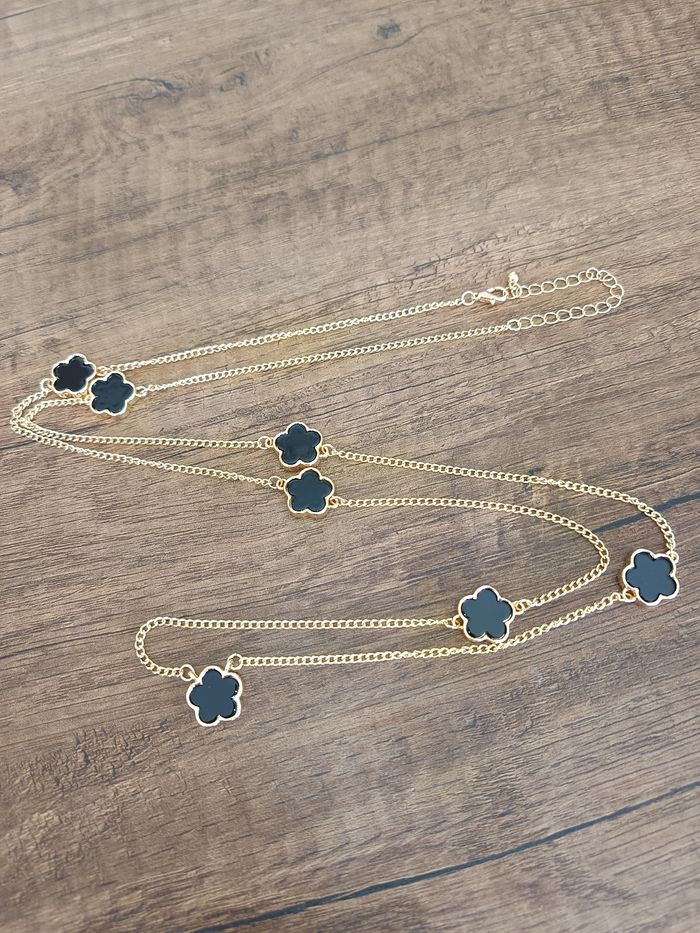 Collier long fleurs cinq pétales tendance - photo numéro 3