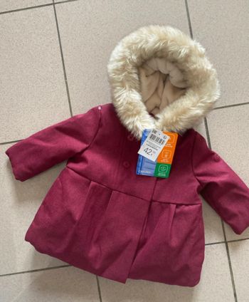 Manteau doudoune avec capuche de marque Obaibi, taille 6 mois, neuf