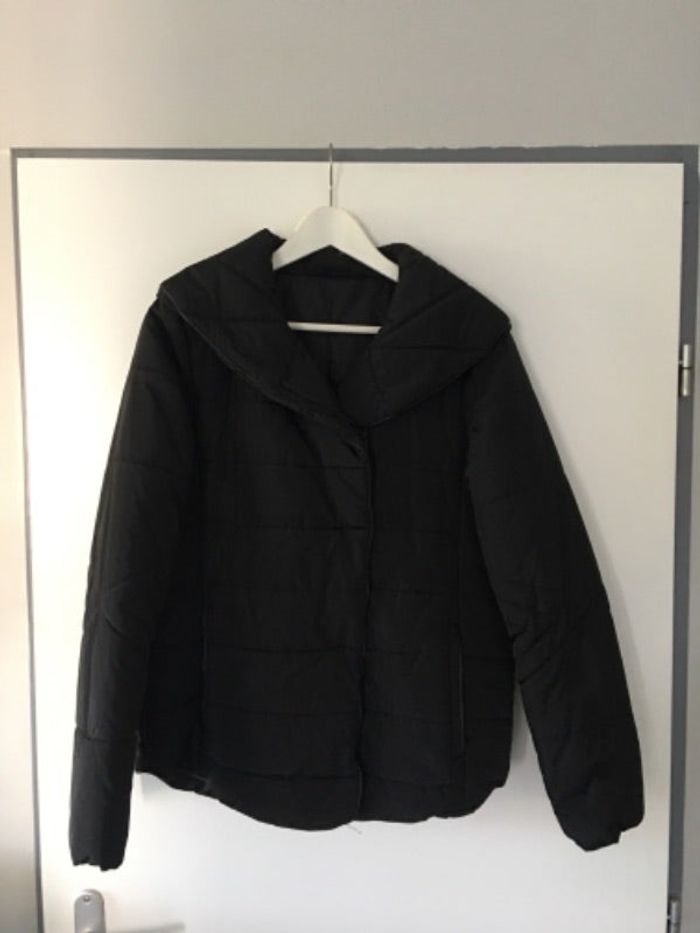 Doudoune femme noir Kiabi taille 38