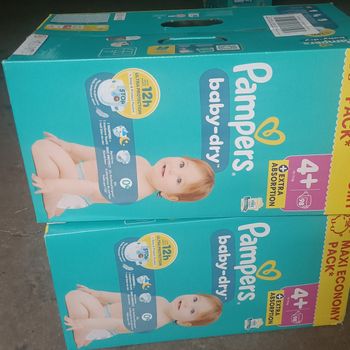 Lot couche pampers T4+