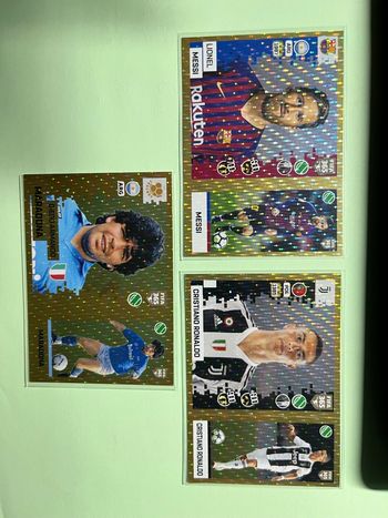 Stickers panini-FIFA  365 : MESSI/BEKENBAUER/MARADONA
