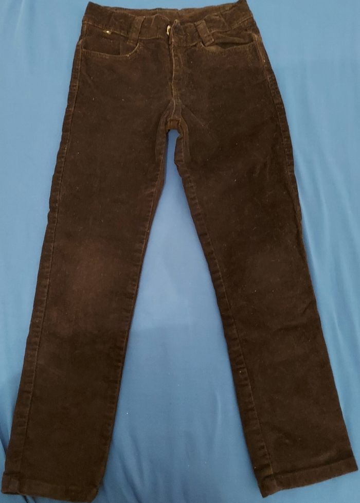 Lot de 3 jeans et un pantalon velours 8 ans - photo numéro 4