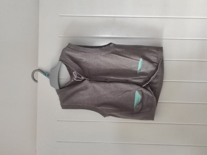 Gilet sans manches garçon 4 ans – gris & turquoise - photo numéro 2