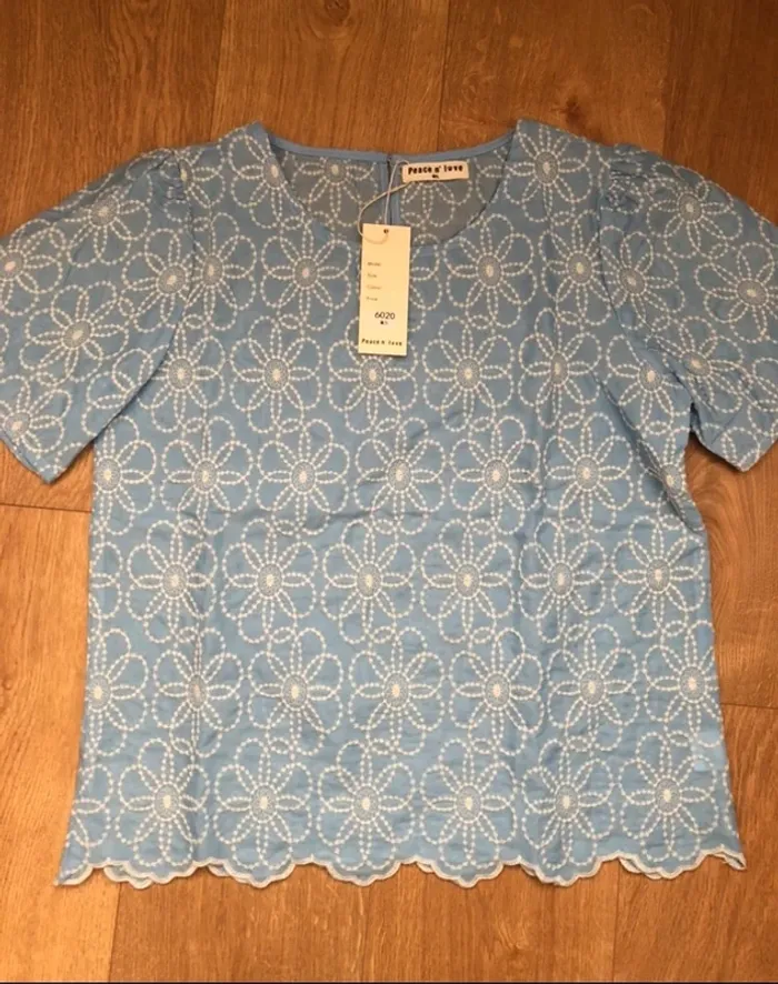 T shirt top bleu fleur blanc brodé - photo numéro 2
