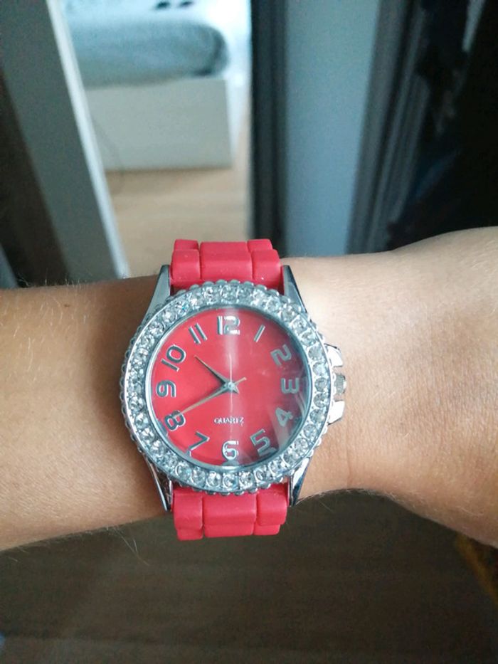 Montre femme rouge