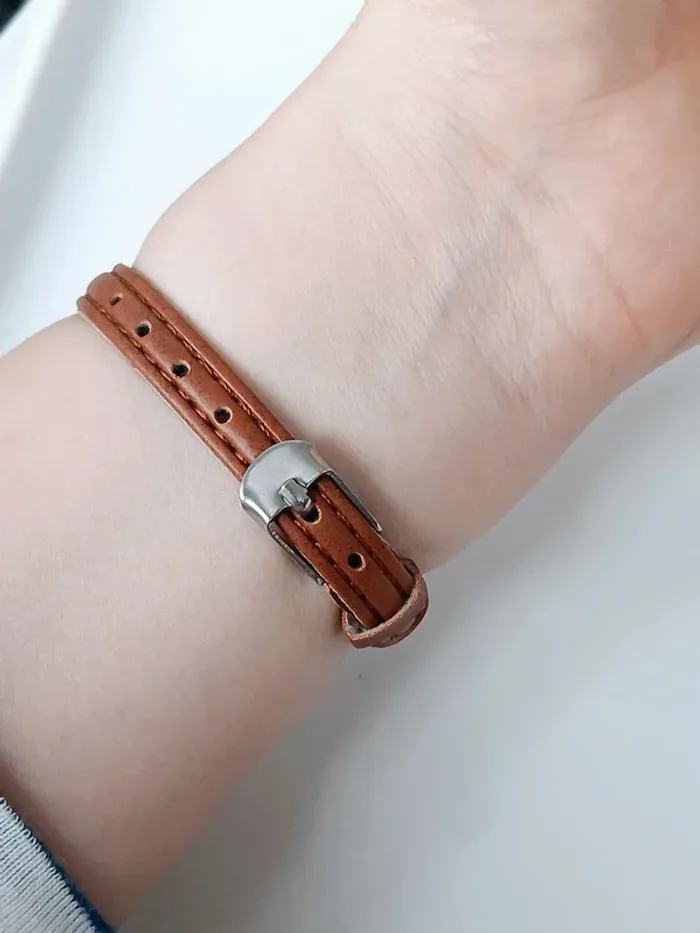 Montre vintage chic dorée bracelet marron à chiffres romains Neuf - photo numéro 4