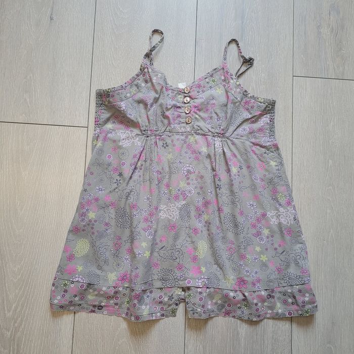 Maillot à bretelle kaki à fleur. Fille 10 ans. Marque La halle