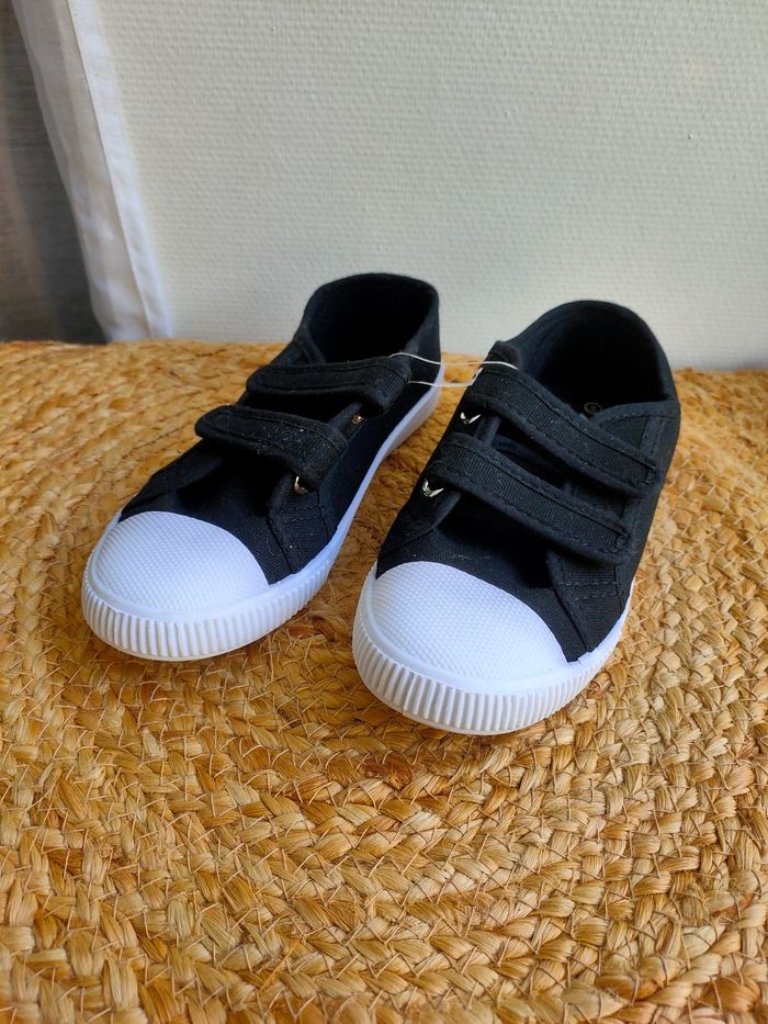 Chaussures en toile noir taille 31