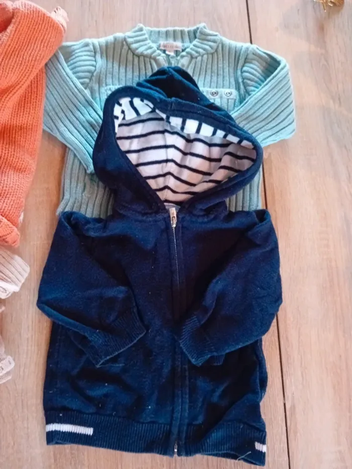 Lot 4 pulls gilets - photo numéro 2