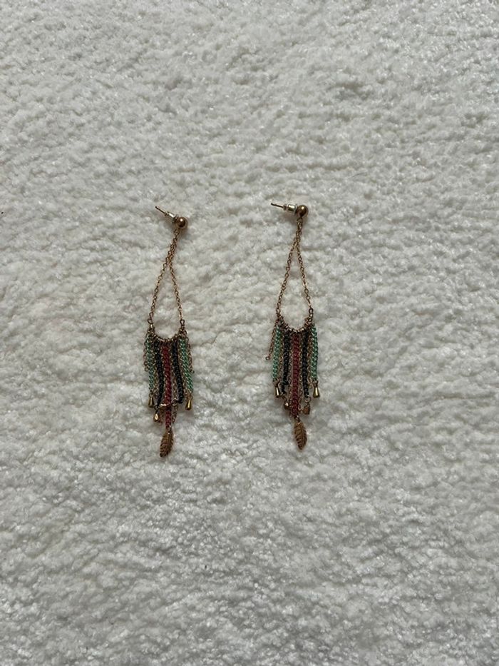 Boucles d’oreilles pendantes doré rouge et vert