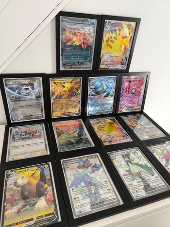 Cadre + carte pokémon officiel