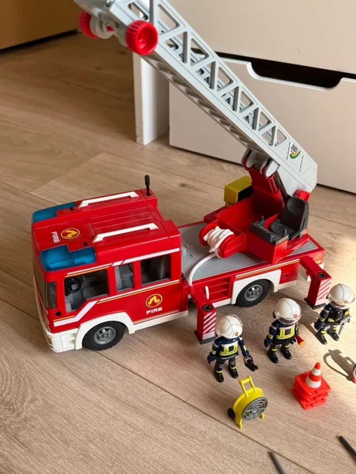Camion de pompier playmobil - photo numéro 5