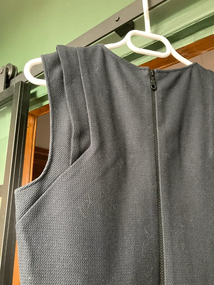 Petite robe noire - photo numéro 4