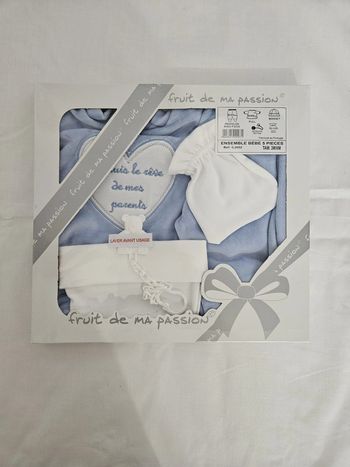 Coffret cadeau 5 pièces bleu pour bébé garçon
