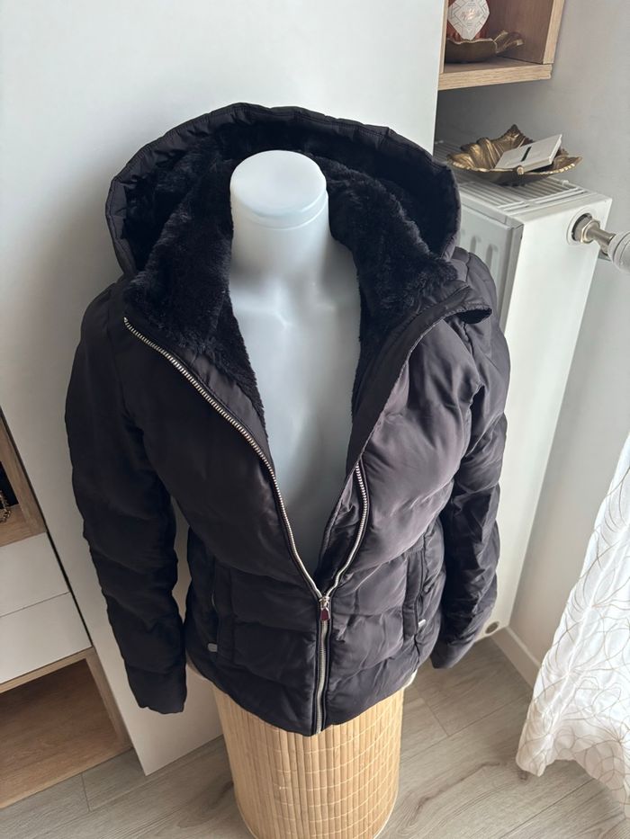 Doudoune courte rembourré Zara à capuche fourré noir taille S - photo numéro 3