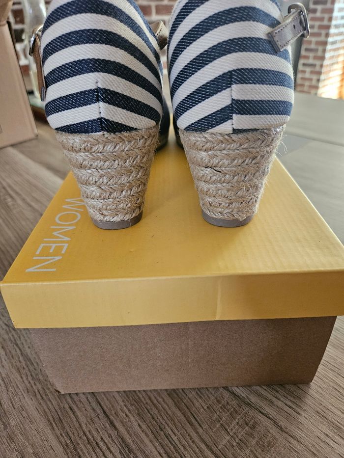 Chaussures T 41. - photo numéro 3