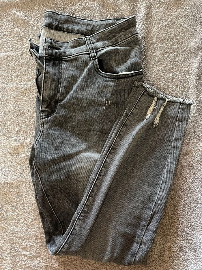 Jean femme gris/noir déchiré – Taille 46 / 3XL