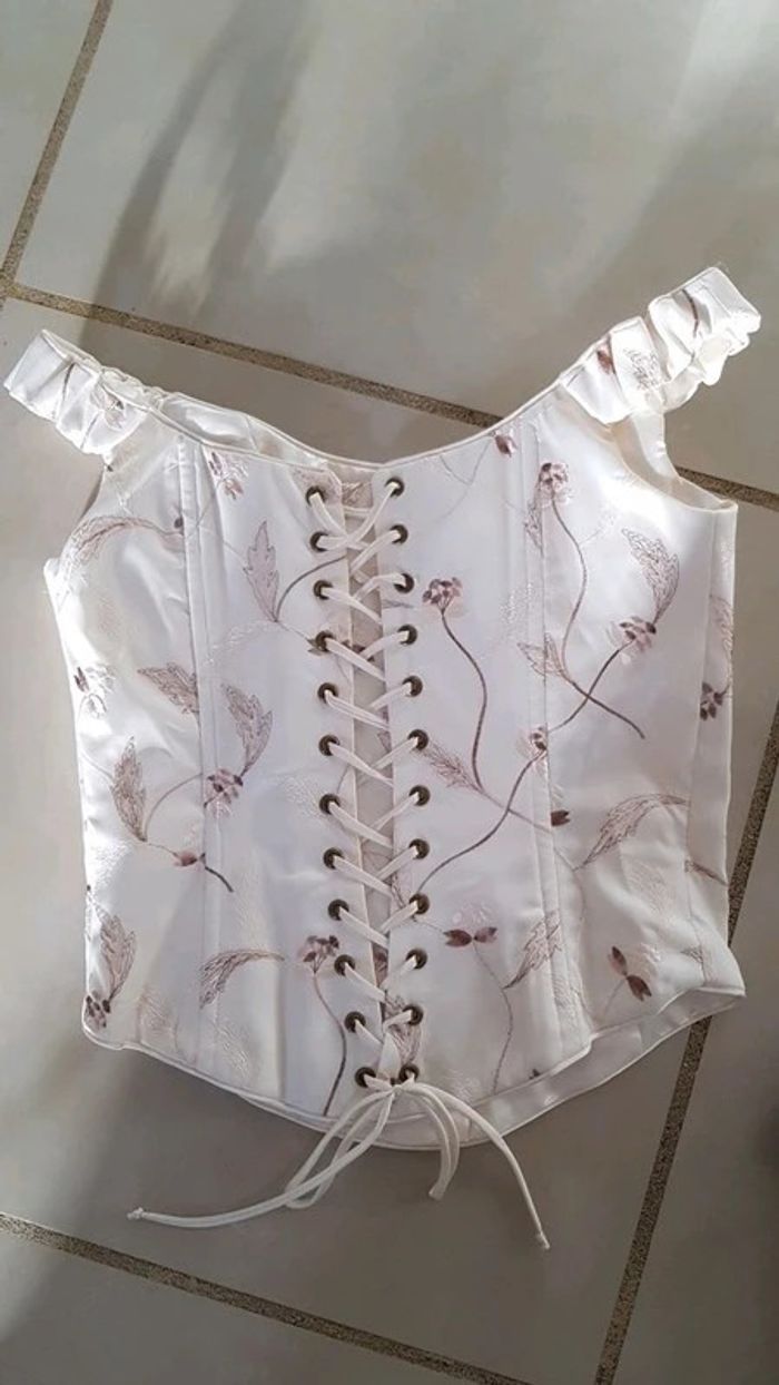 Robe de mariée Taille 40 (jupe et bustier) - photo numéro 3