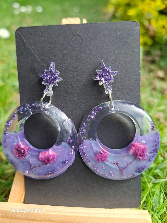 🌸 Nuit florale – Boucles d’oreilles violettes aux fleurs séchées - photo numéro 1