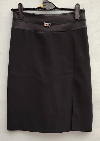 Jupe noire Terre de Sienne – Taille non indiquée – coupe droite élégante