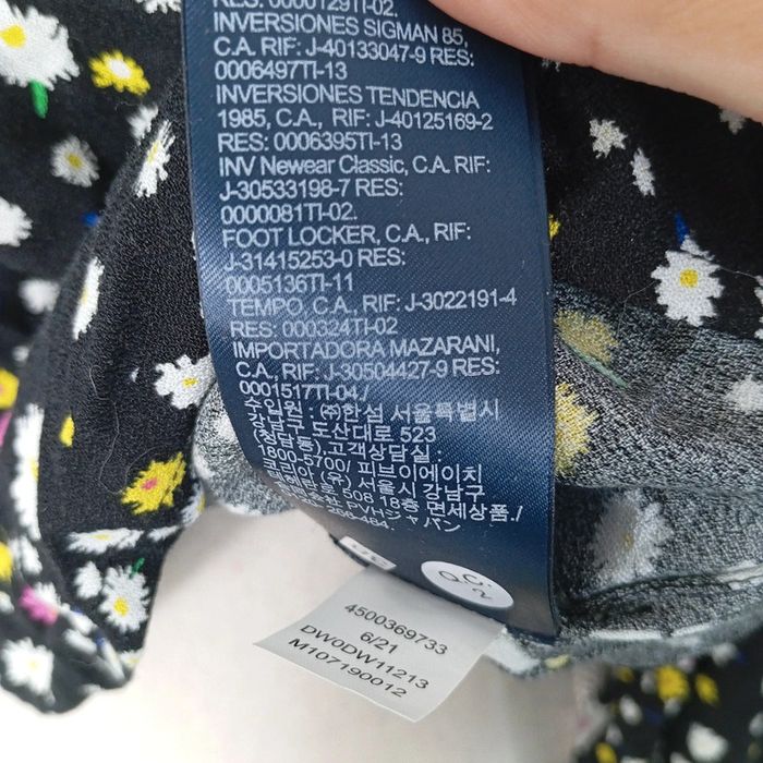 Blouse Noir a Motif Floral Tommy Jeans. Pour Femme. Taille XS - photo numéro 8