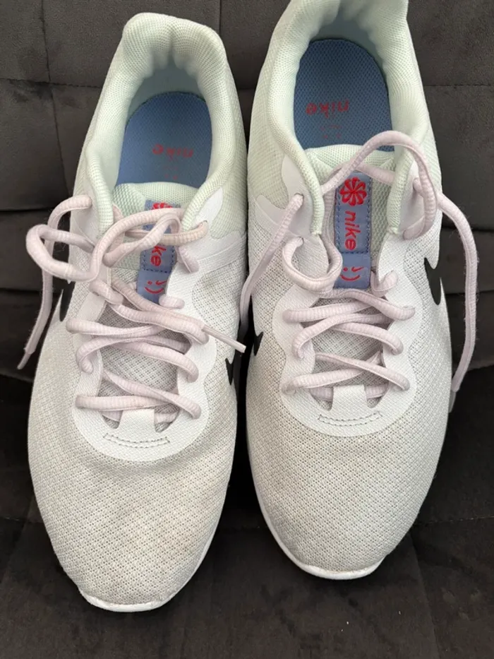 Baskets Nike femme blancs taille 41