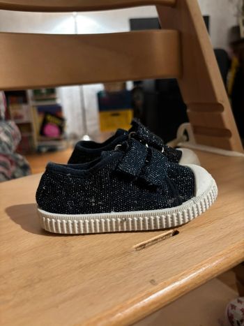 Baskets à scratch bleu pailleté Saxo Blues taille 20