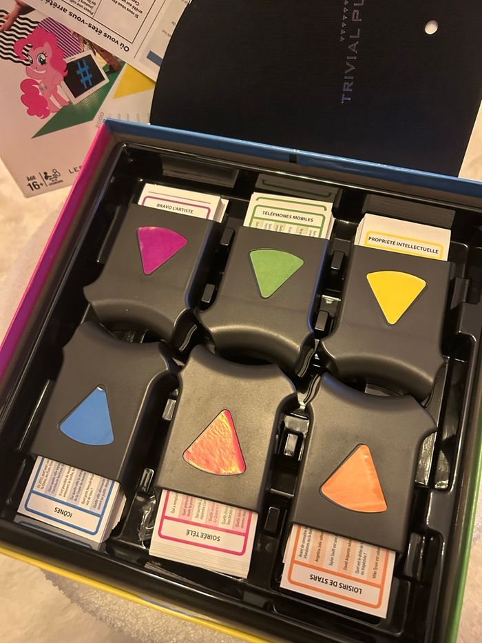 Jeu de société Trivial Pursuit années 2000 - photo numéro 5