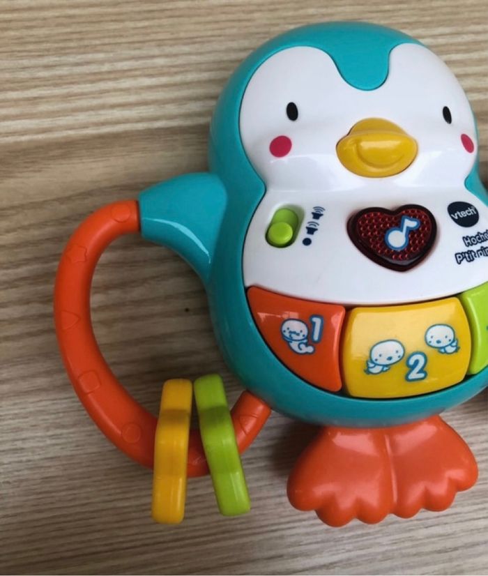 Hochet P’tit pingouin Vtech très bon état - à partir de 6 mois - photo numéro 2
