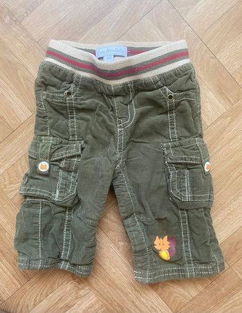 Pantalon en velours côtelé vert taille 3 mois Petit Kimbaloo