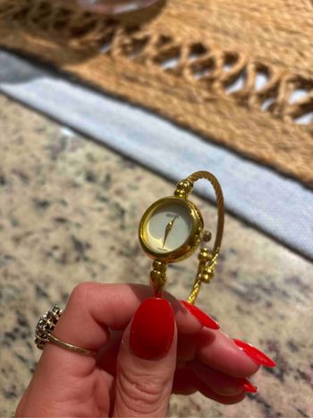 Gucci elegante doré
