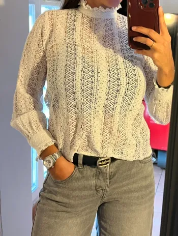 Haut à dentelles parisien chic - neuf - bizzbee - taille xs