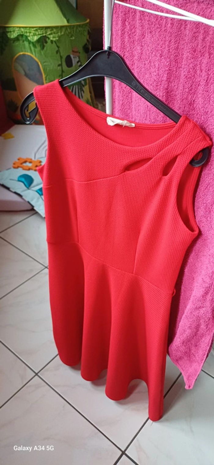 Robe cérémonie rouge - photo numéro 6