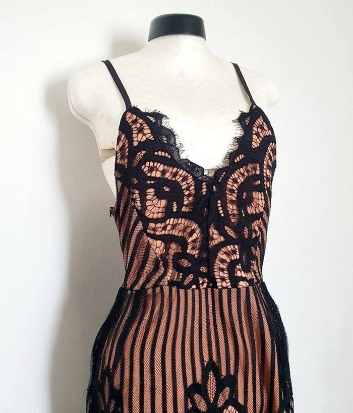Robe  couleur pêche & dentelle noire (étiquette L) - photo numéro 3