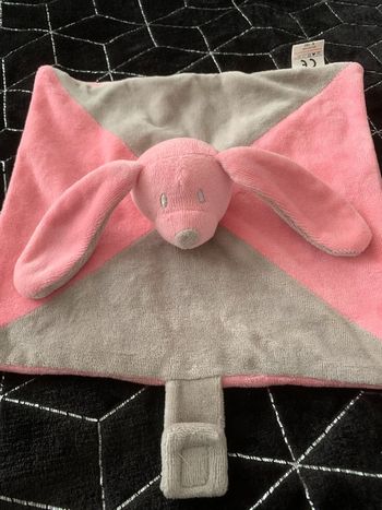Carré doudou bébé fille