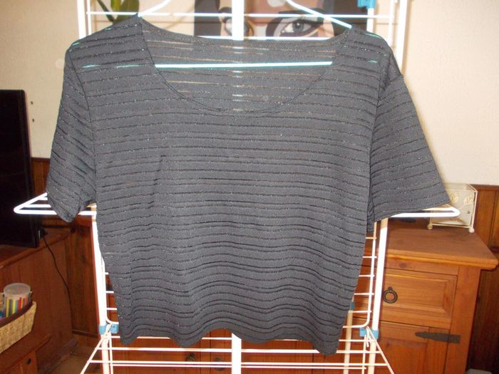 Joli tee-shirt top noir Jennyfer taille 3 (L) excellent état - photo numéro 2