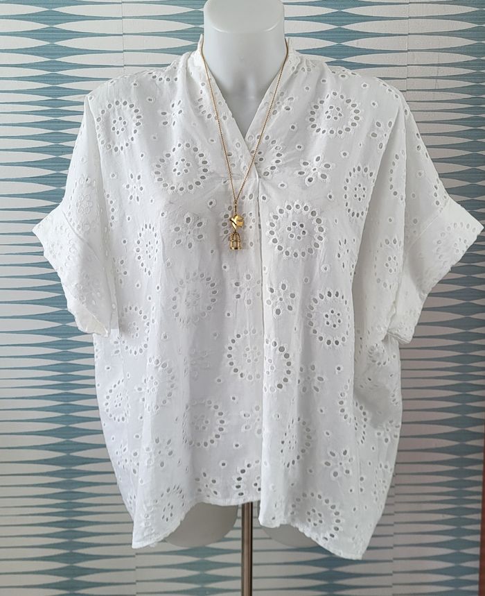 Chemise/blouse en dentelle blanche manches courtes neuve avec étiquette TU (44/48) Z Studio