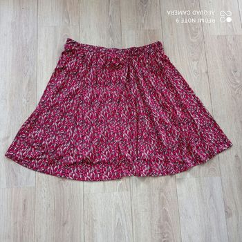 Jupe bordeaux à motifs t42