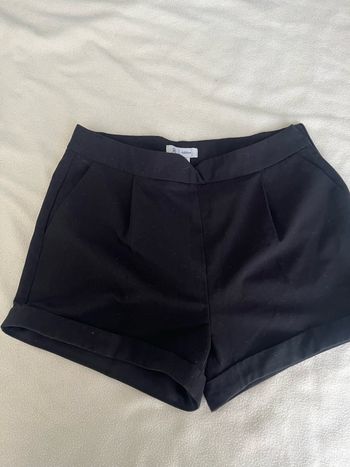 Short noir