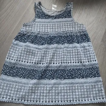 Petite robe d été h&m en très bon état taille 2 ans