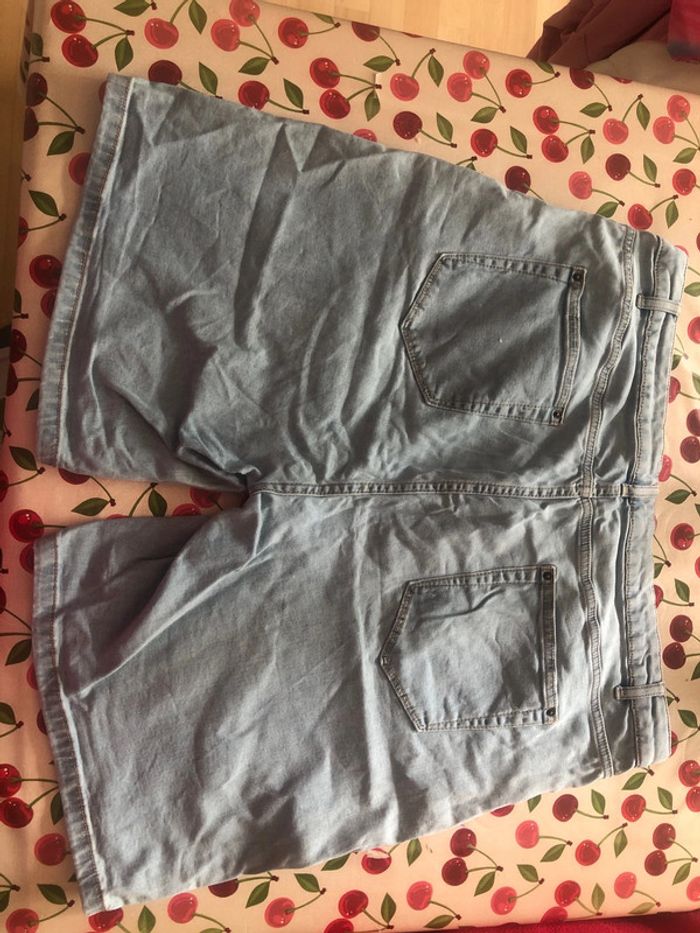 Short/Bermuda en Jean, Effet usé - photo numéro 2
