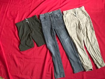 Lot de 2 panralons+1 shirt enfant taille 10 ans