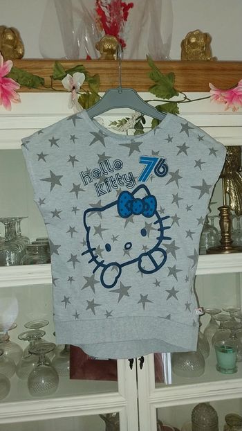Tshirt sweat Hello Kitty 🐱 très bon état Taille 10 ans
